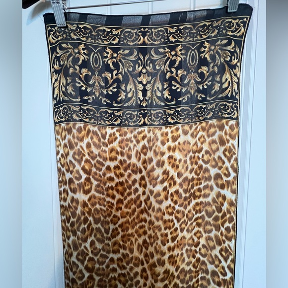 Scarf - Picture 1 of 5